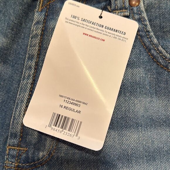 Wrangler Five Pocket Relaxed Fit Jean Shorts - 16 - NWT - Picture 4 of 11